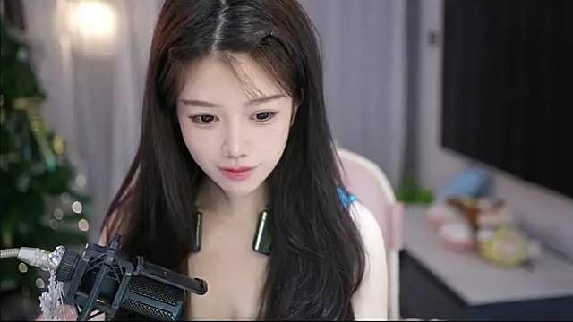 美女MinnieMoney在线直播