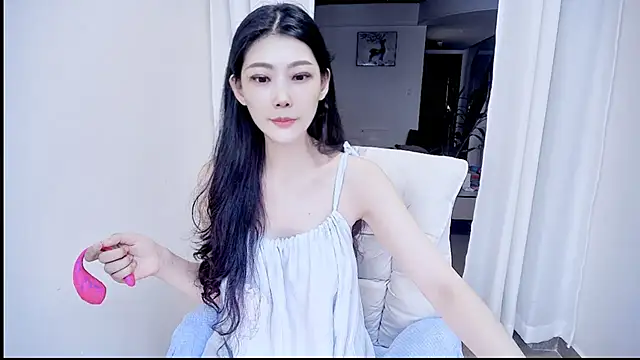 美女ElllllllllllA在线直播