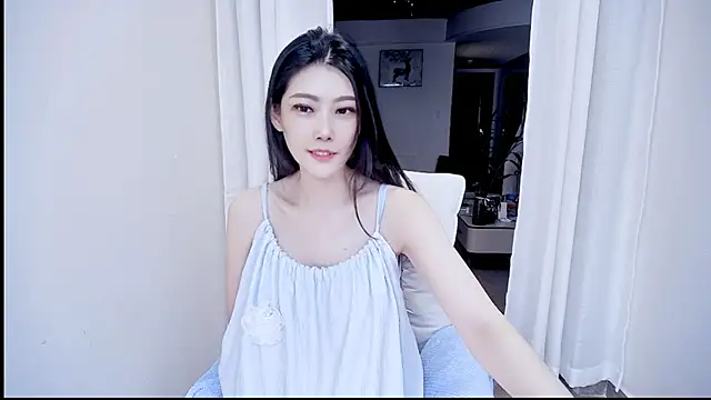 美女ElllllllllllA在线直播