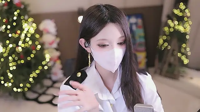 美女yaya_86在线直播