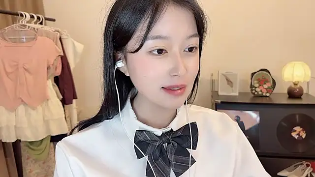 美女Onechestnut在线直播