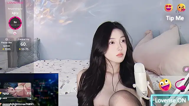 美女-Tilana-在线直播