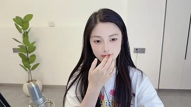 美女HaagenDazs_在线直播