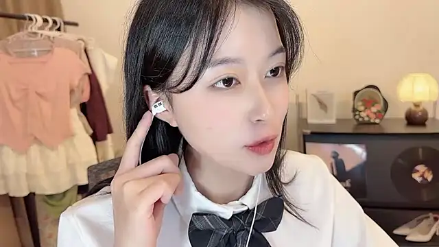 美女Onechestnut在线直播