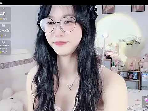 美女Luminous163在线直播
