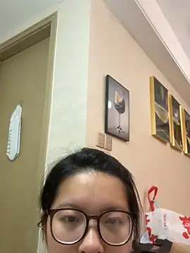 美女qingrong010在线直播