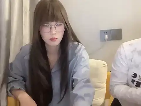 美女xiaoyan1314在线直播