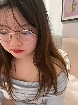 美女mmmyin20在线直播